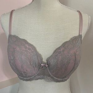 Victoria’s Secret dream angel lined Demi.